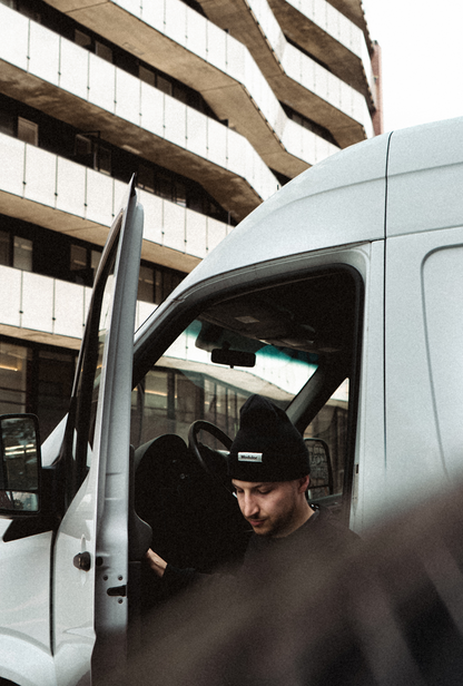 TUQUE NOIRE - ÉTIQUETTE