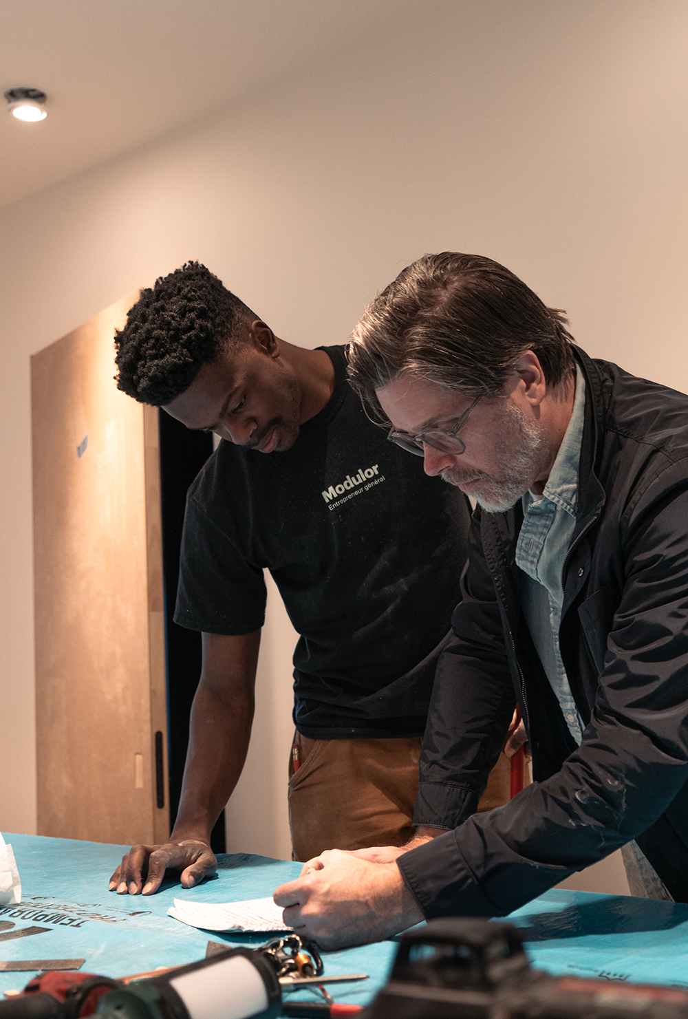 T-SHIRT ISOMÉTRIQUE NOIR